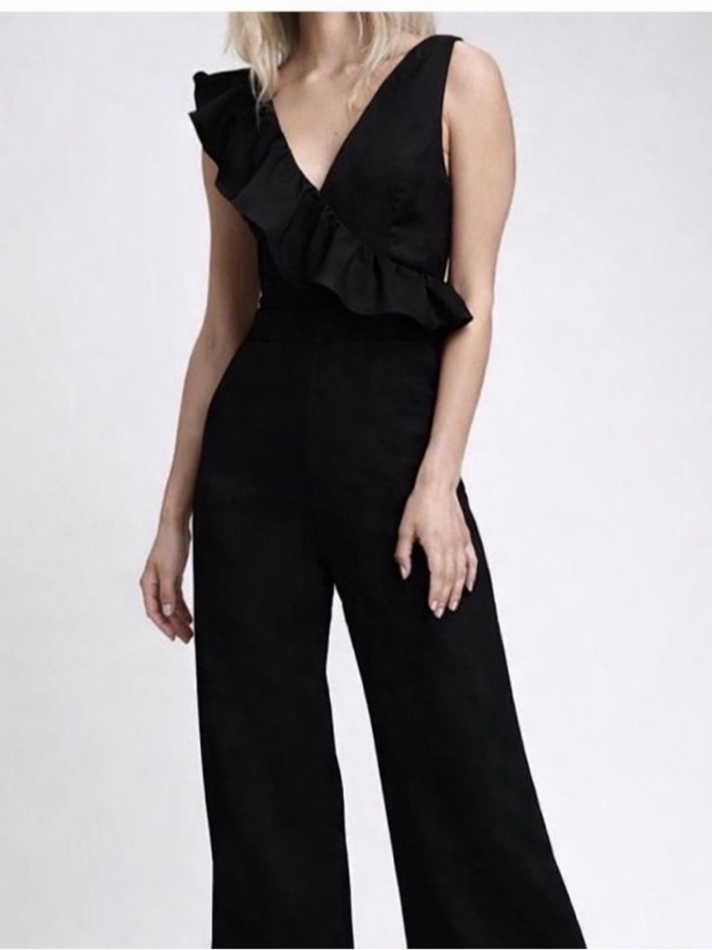 NWT Lulu’s Women's Black Ruffle V-Neck Jumpsuit